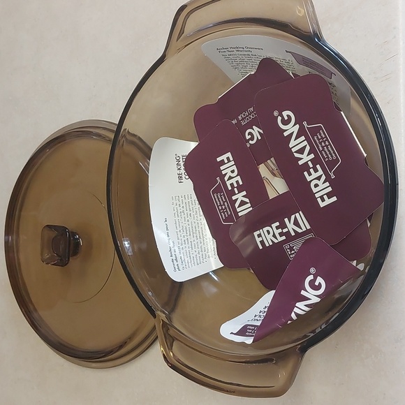 CLEARANCE! ANCHOR HOCKING "Fire-King" new without tag/ vintage lidded  caserole. - Picture 5 of 9